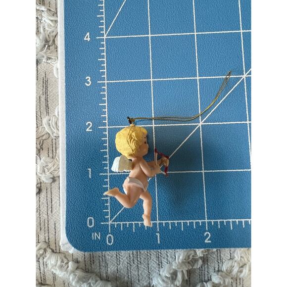 Vintage Cupid Angel Wing Cherub holding Bow Arrow Plastic Ornament - Picture 6 of 8